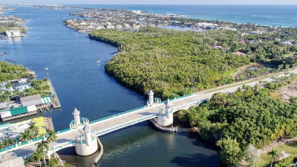 170 Horizons E Boynton Beach FL 33435