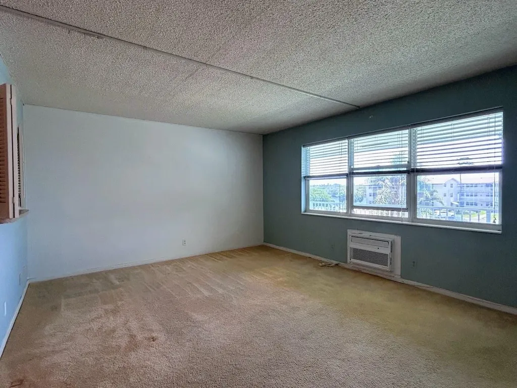170 Horizons E Boynton Beach FL 33435