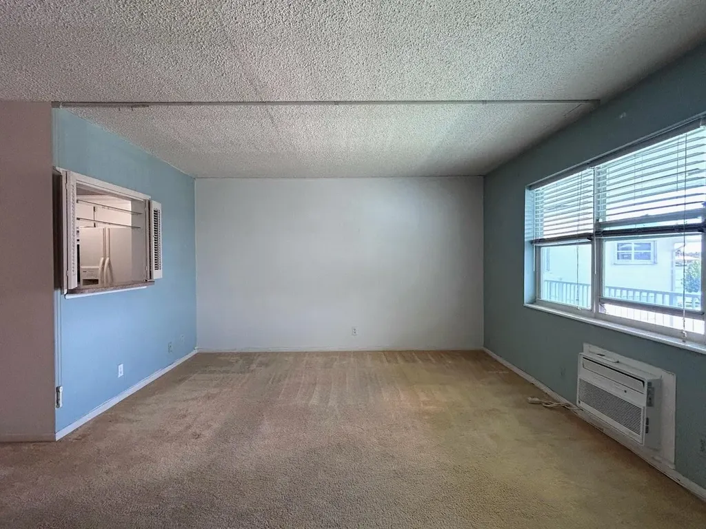 170 Horizons E Boynton Beach FL 33435