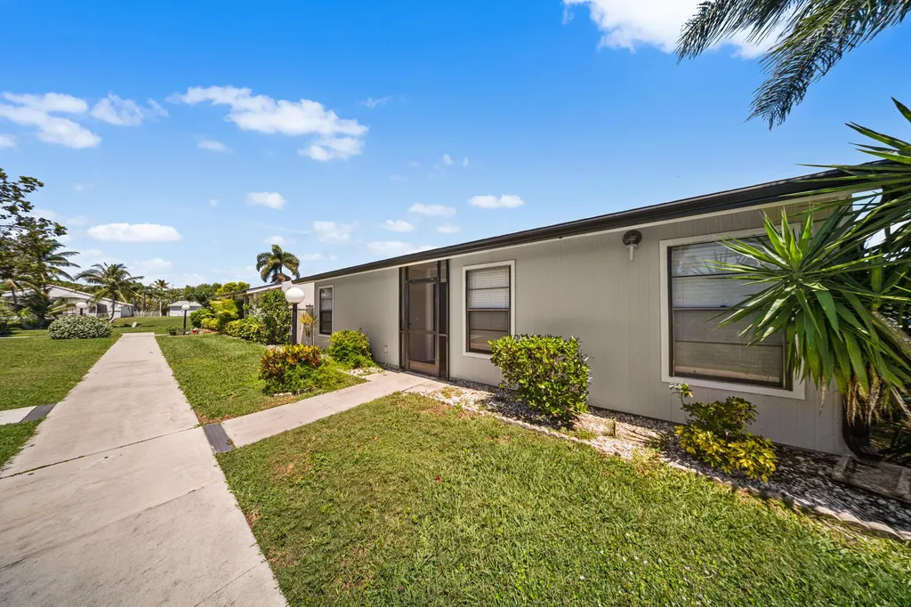 4255 Willow Pond Circle West Palm Beach FL 33417