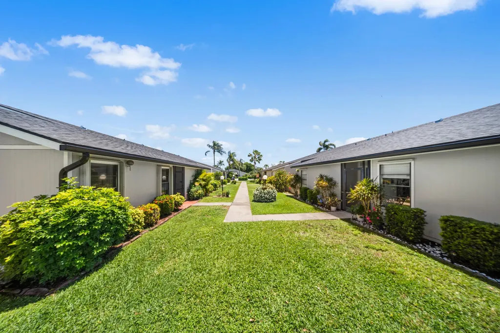 4255 Willow Pond Circle West Palm Beach FL 33417