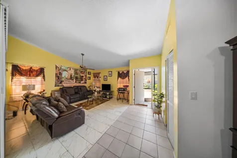4255 Willow Pond Circle West Palm Beach FL 33417