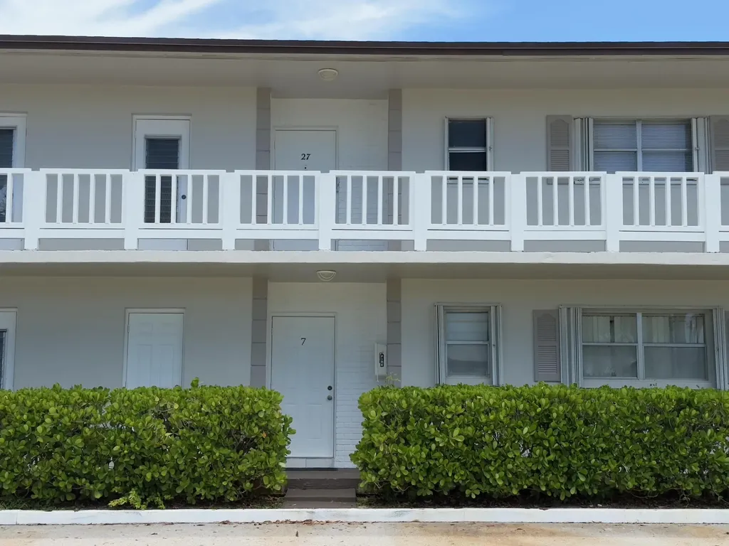 560 SE 2nd Avenue Deerfield Beach FL 33441