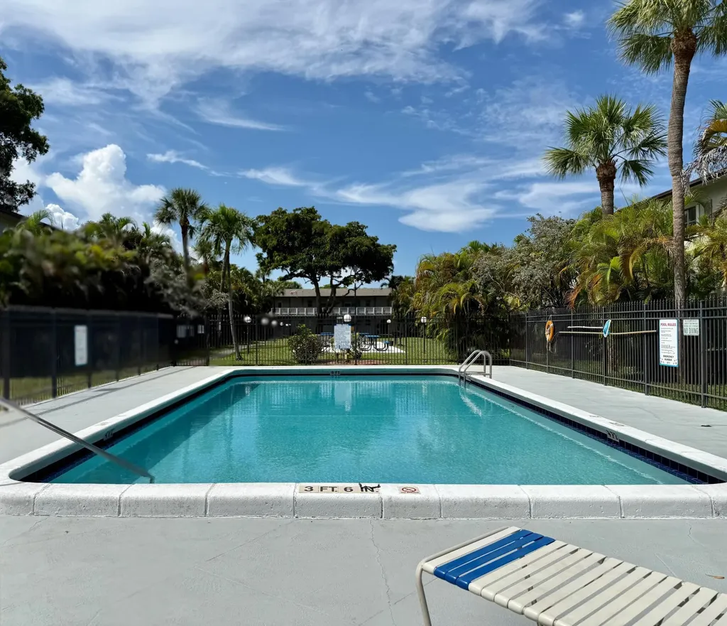 560 SE 2nd Avenue Deerfield Beach FL 33441