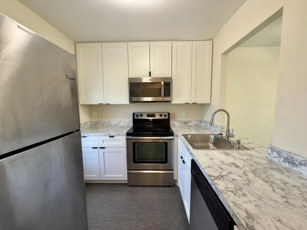 560 SE 2nd Avenue Deerfield Beach FL 33441