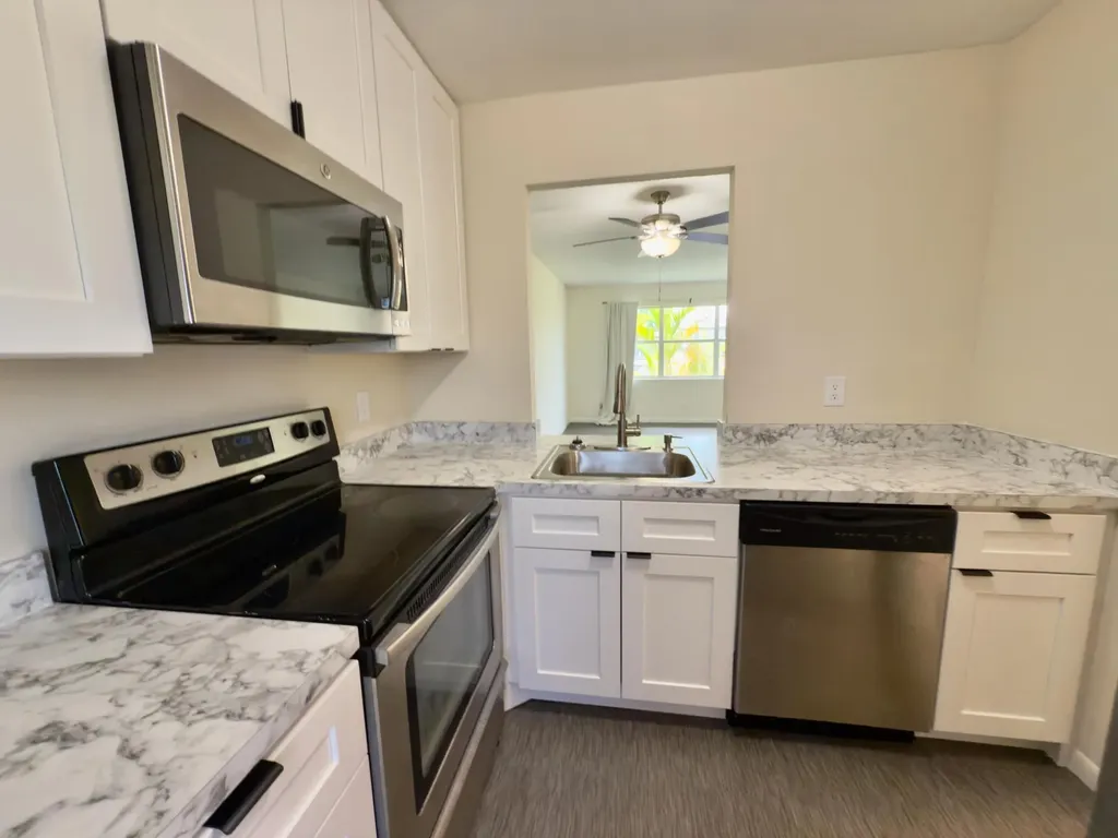 560 SE 2nd Avenue Deerfield Beach FL 33441