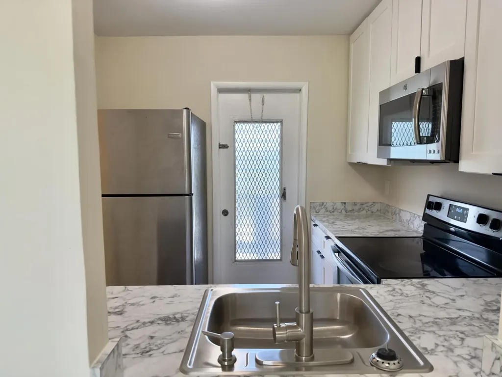 560 SE 2nd Avenue Deerfield Beach FL 33441