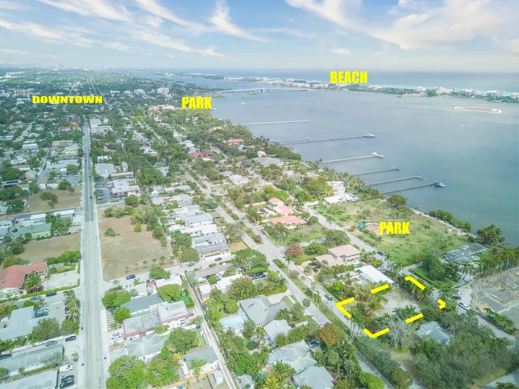 1118 S Palmway Lake Worth Beach FL 33460