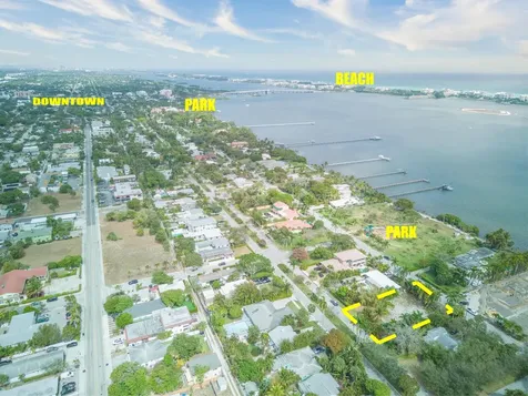 1118 S Palmway Lake Worth Beach FL 33460