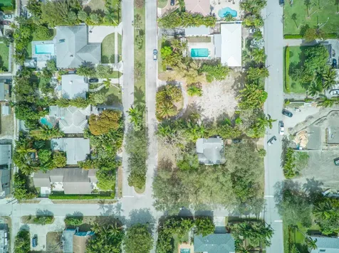 1118 S Palmway Lake Worth Beach FL 33460