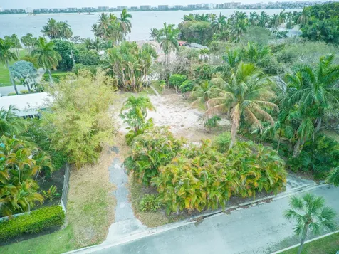 1118 S Palmway Lake Worth Beach FL 33460