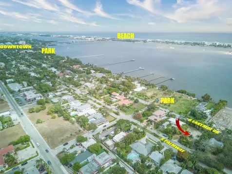 1118 S Palmway Lake Worth Beach FL 33460