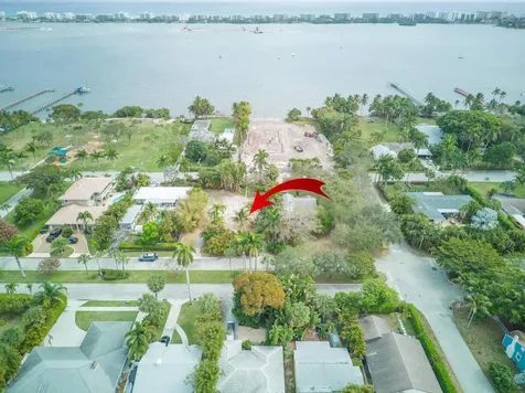 1118 S Palmway Lake Worth Beach FL 33460