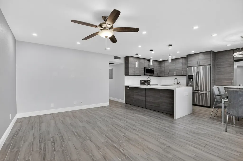 446 Richmond F Deerfield Beach FL 33442