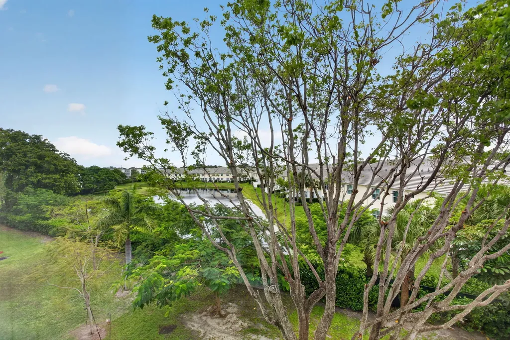 446 Richmond F Deerfield Beach FL 33442