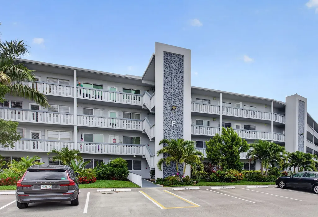 446 Richmond F Deerfield Beach FL 33442