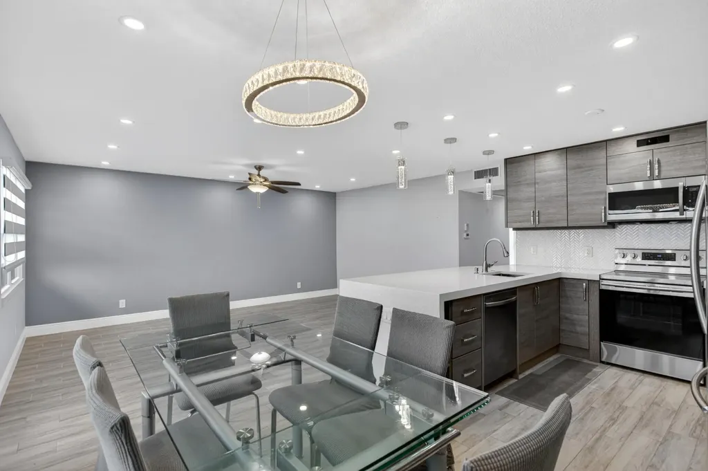 446 Richmond F Deerfield Beach FL 33442