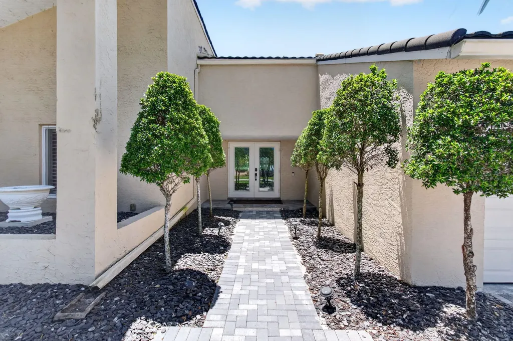 2320 SW 23rd Cranbrook Drive Boynton Beach FL 33436
