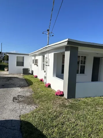 2055 NW 8th Street Pompano Beach FL 33069