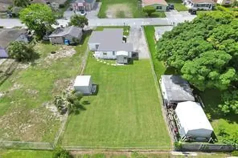 2055 NW 8th Street Pompano Beach FL 33069