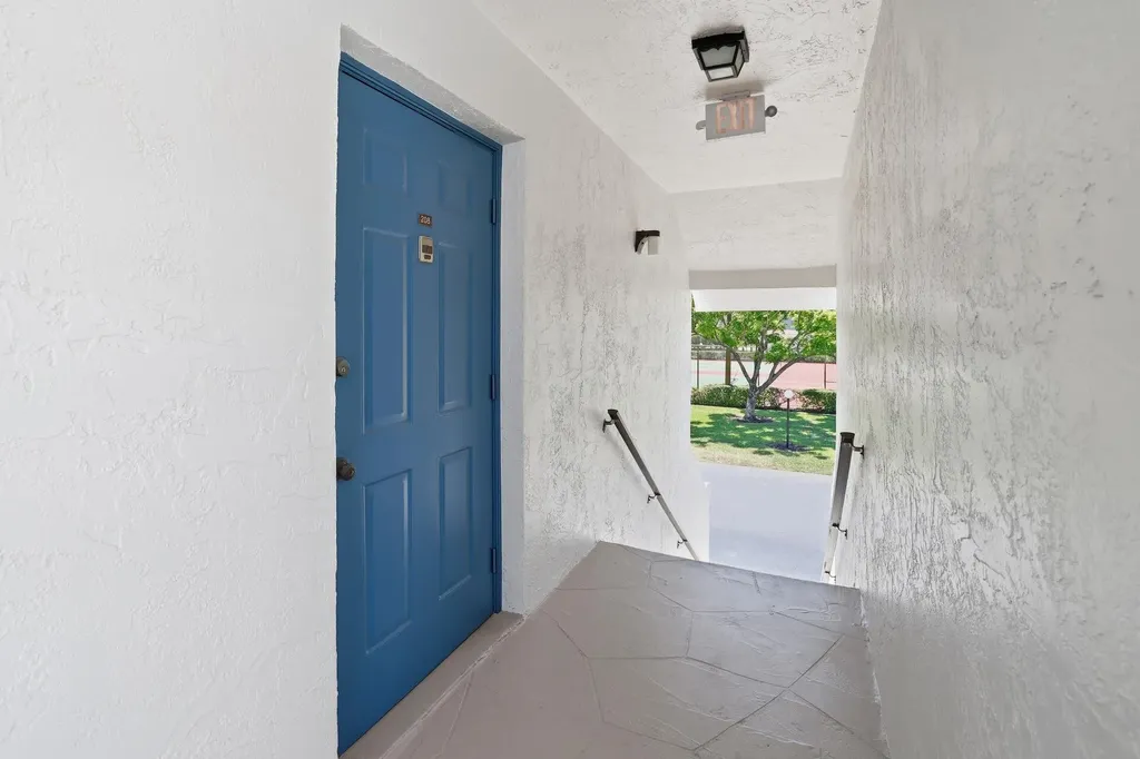 2925 SW 22nd Avenue Delray Beach FL 33445
