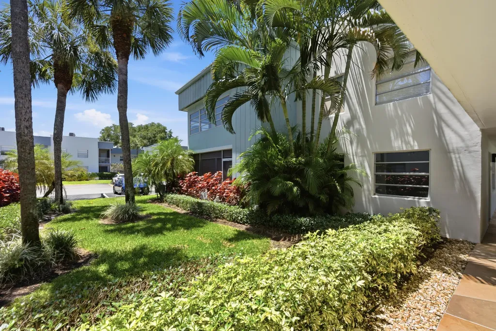 452 Normandy Delray Beach FL 33484