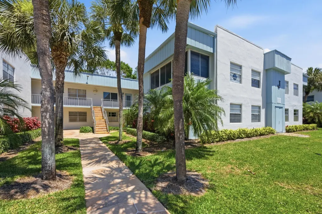 452 Normandy Delray Beach FL 33484
