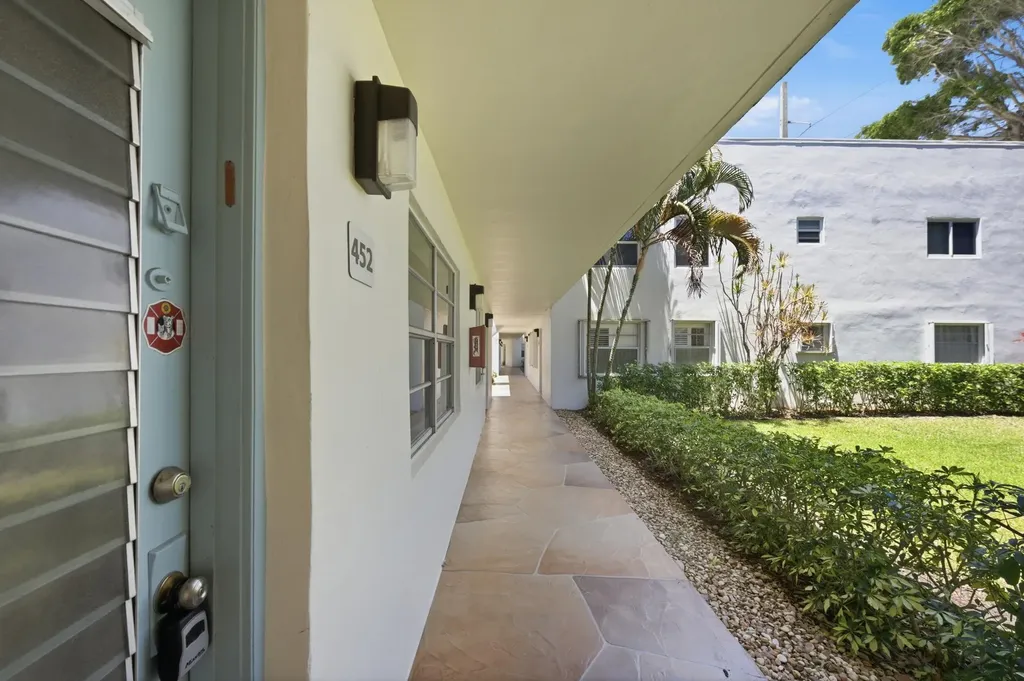 452 Normandy Delray Beach FL 33484