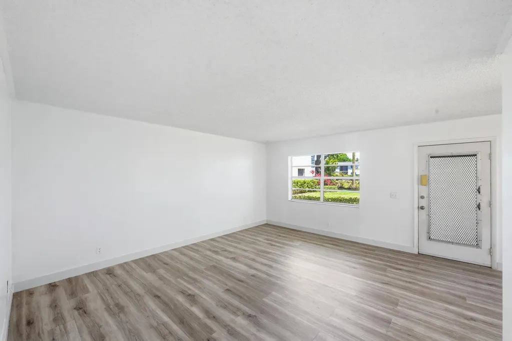 452 Normandy Delray Beach FL 33484