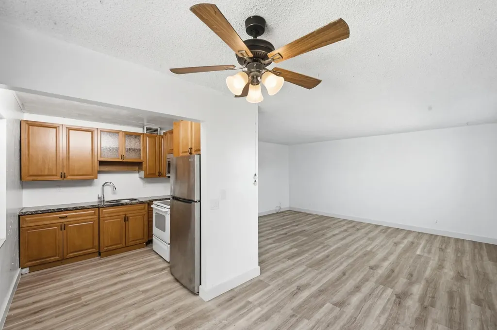 452 Normandy Delray Beach FL 33484