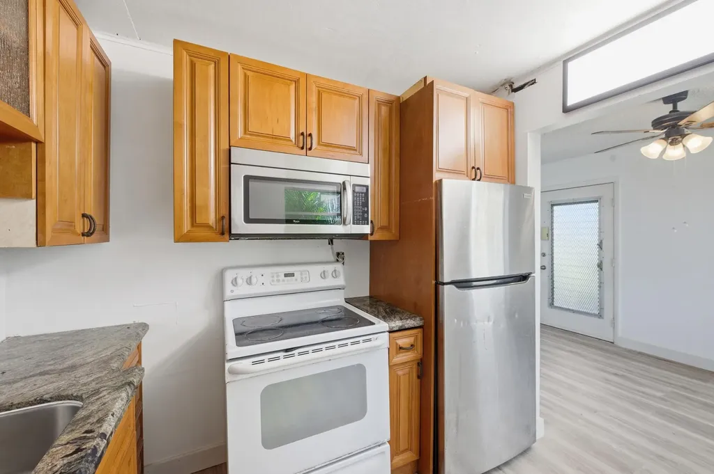 452 Normandy Delray Beach FL 33484