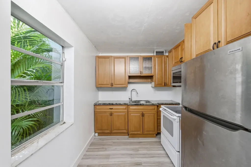 452 Normandy Delray Beach FL 33484