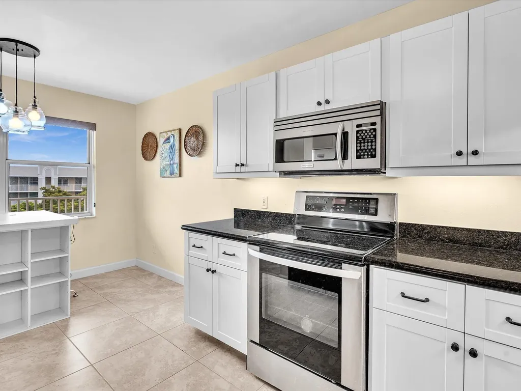 10315 NW 24th Place Sunrise FL 33322
