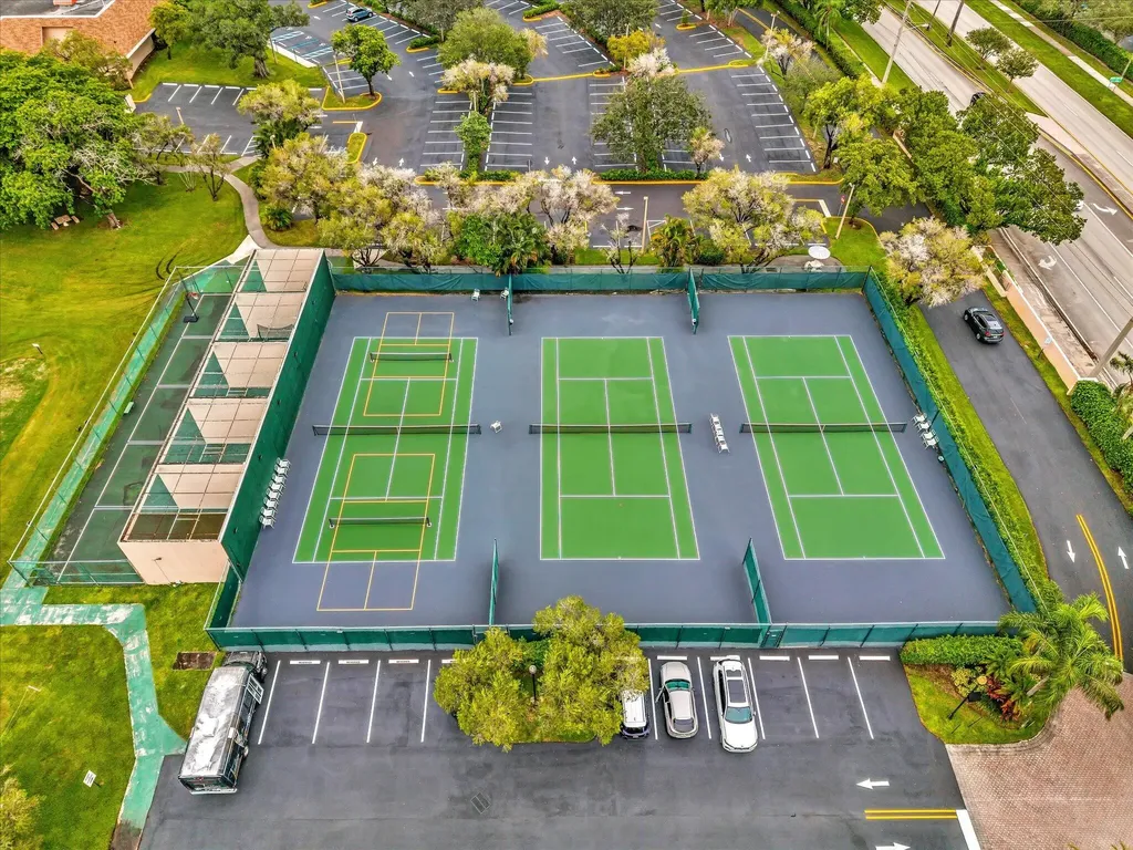 10315 NW 24th Place Sunrise FL 33322