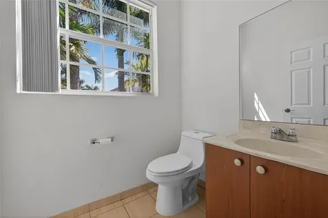 2725 NE 8th Avenue Wilton Manors FL 33334