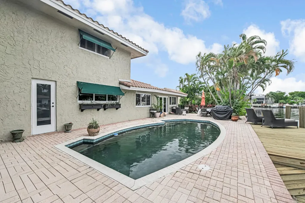 491 SE 16th Avenue Pompano Beach FL 33060