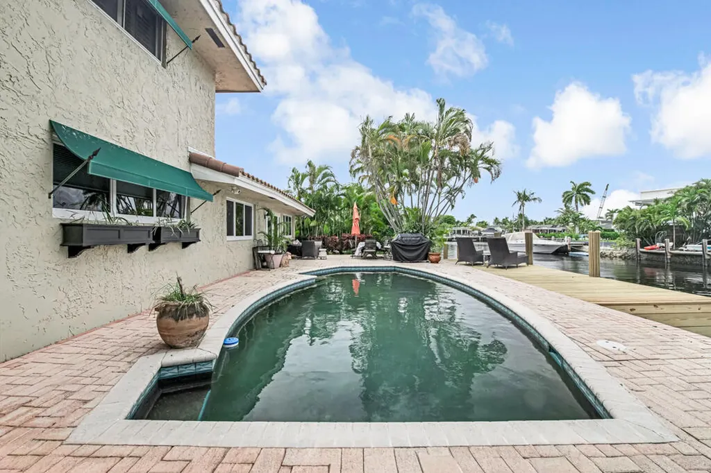 491 SE 16th Avenue Pompano Beach FL 33060