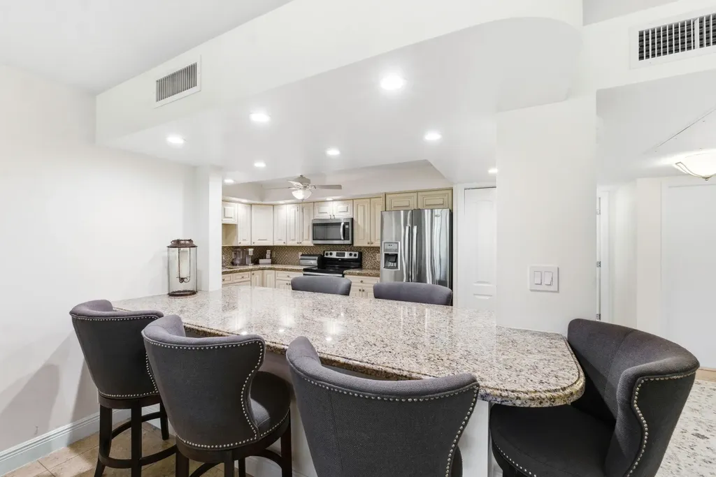 3800 Oaks Clubhouse Drive Pompano Beach FL 33069