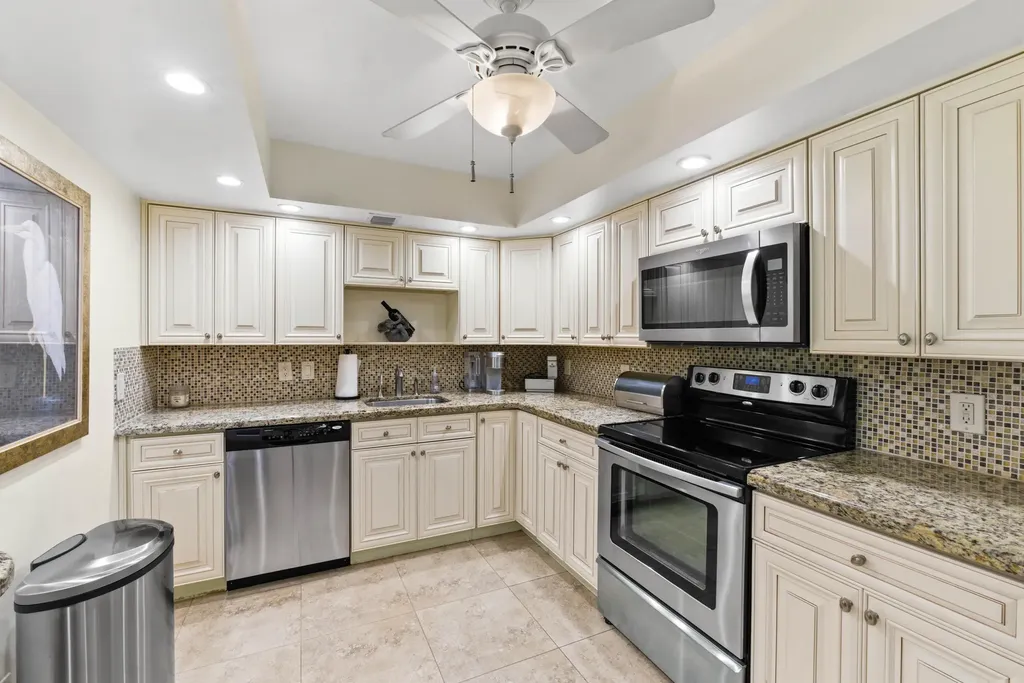 3800 Oaks Clubhouse Drive Pompano Beach FL 33069