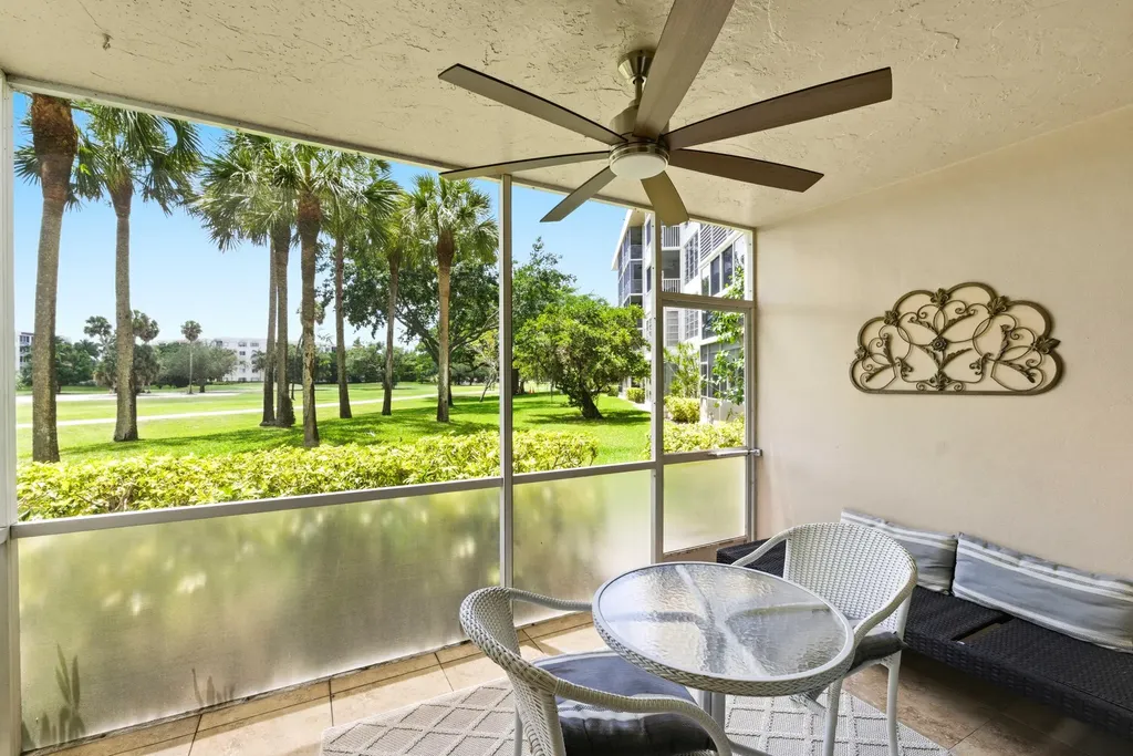 3800 Oaks Clubhouse Drive Pompano Beach FL 33069