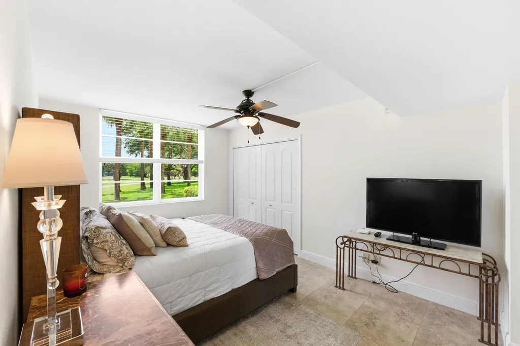3800 Oaks Clubhouse Drive Pompano Beach FL 33069