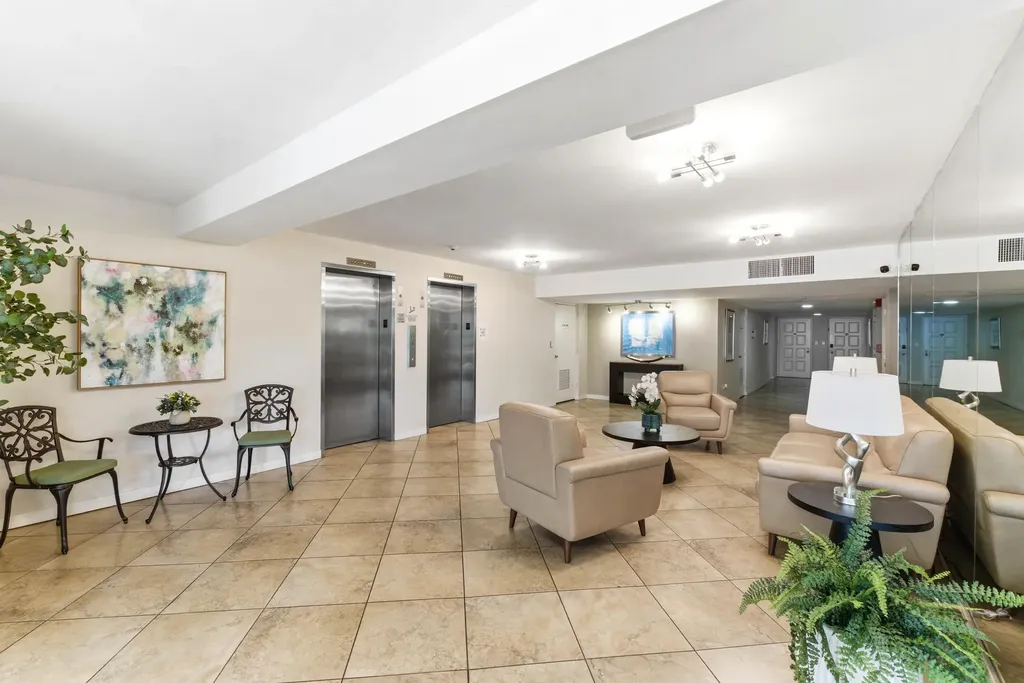 3800 Oaks Clubhouse Drive Pompano Beach FL 33069
