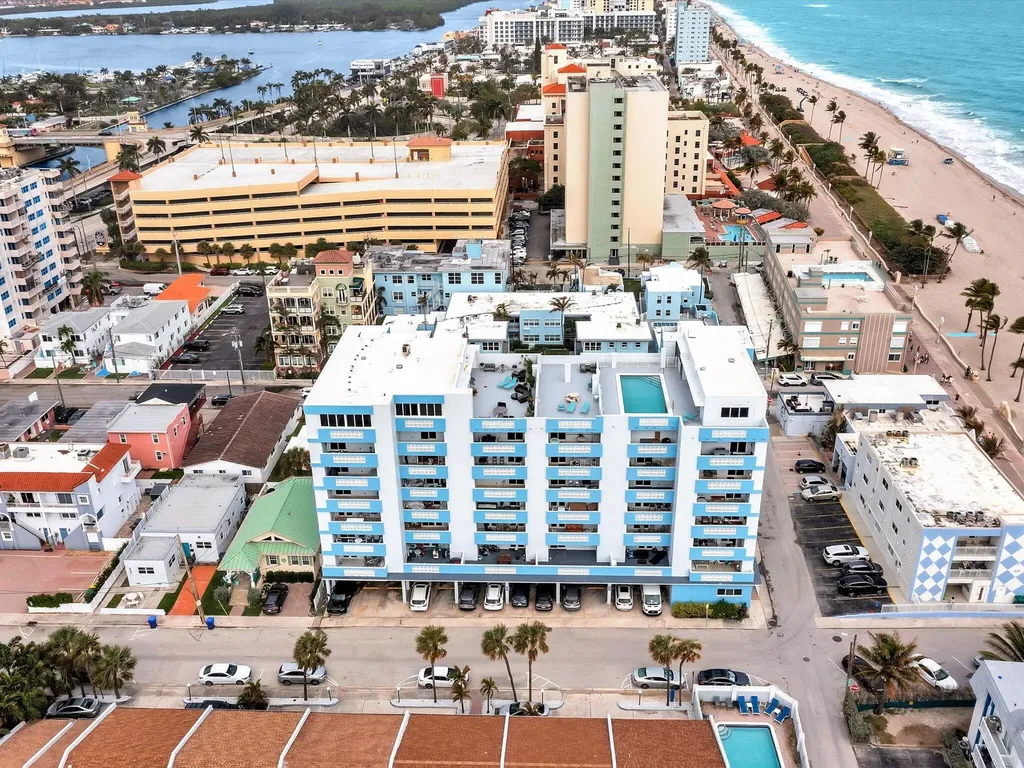 320 S Surf Road Hollywood FL 33019