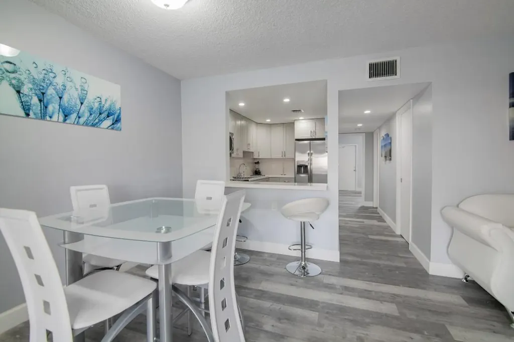 320 S Surf Road Hollywood FL 33019