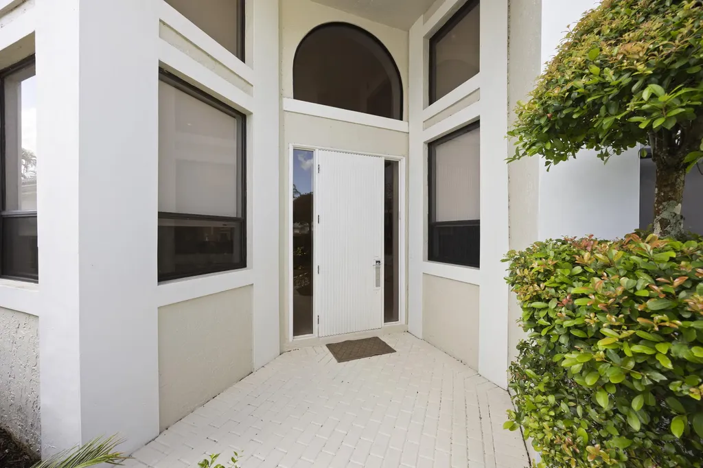 10256 Spyglass Way Boca Raton FL 33498