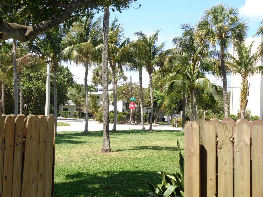 1917 NE 3rd Street Deerfield Beach FL 33441