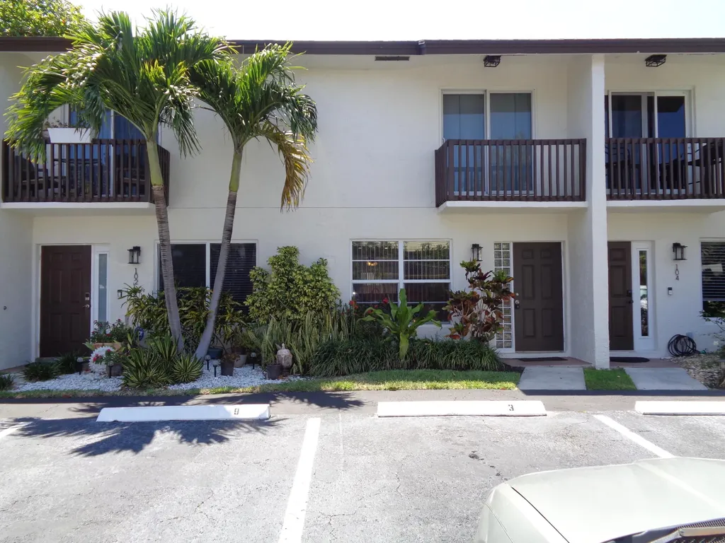 1917 NE 3rd Street Deerfield Beach FL 33441