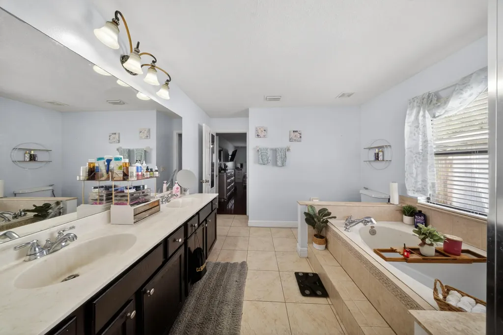 6124 NW Ginger Lane Port St Lucie FL 34986