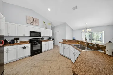 6124 NW Ginger Lane Port St Lucie FL 34986