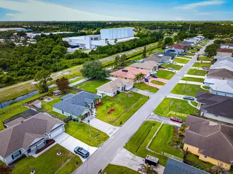 6124 NW Ginger Lane Port St Lucie FL 34986